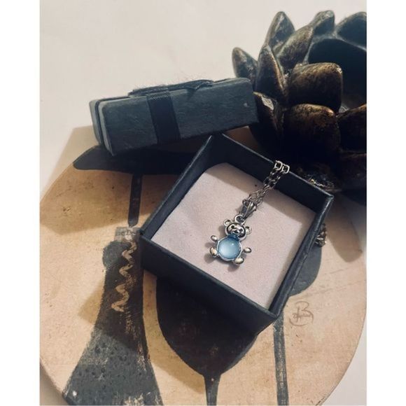 SILVER BLUE BEAR CRYSTAL NECKLACE - Picture 1 of 7